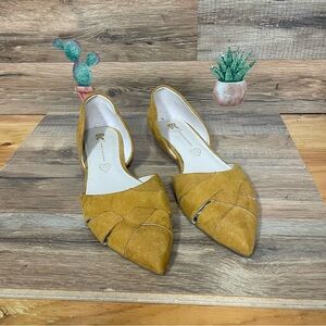 ModCloth mustard Yellow Weave Between pointy toe ballet flats women’s size 8.5